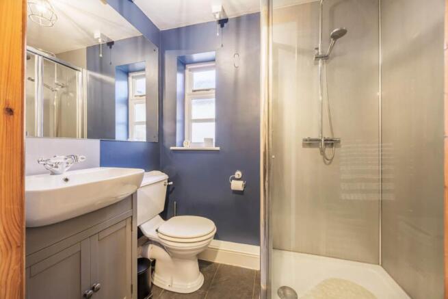 4 bed House for sale Image 7