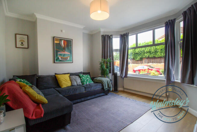 Sitting room with bay