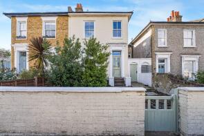 18, Plum Lane, London SE18 3AE