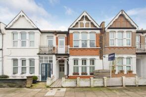 First Floor Flat, 261, Squires Lane, Finchley, London N3 2QS