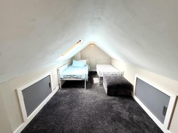 3 bed Terraced for sale Image 11