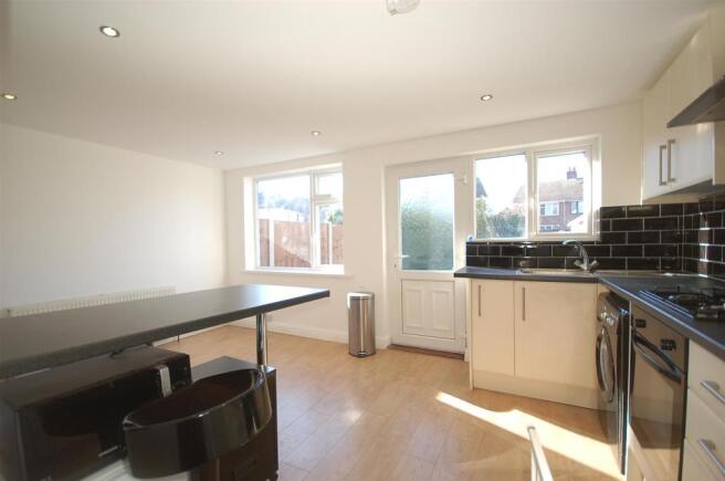 Kitchen 001.jpg