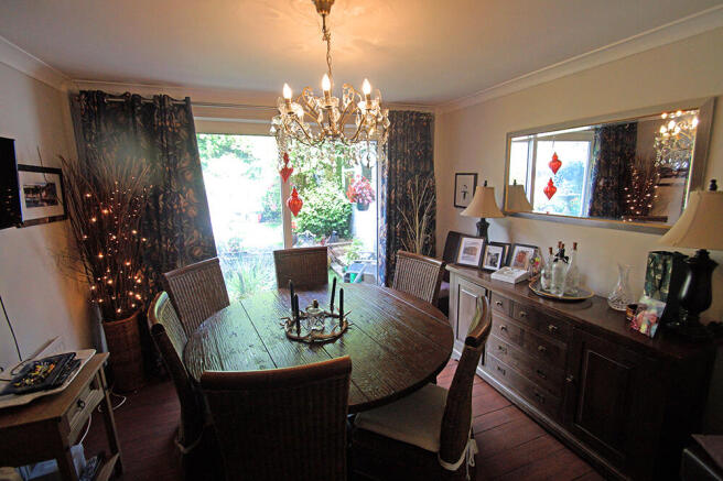 4 bed Semi-Detached for sale Image 5