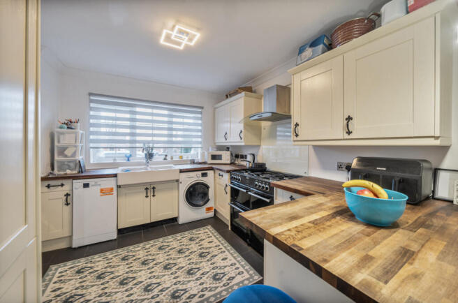 1404499-7-697a30c...