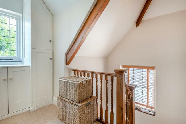 8608382-interior27.jpg