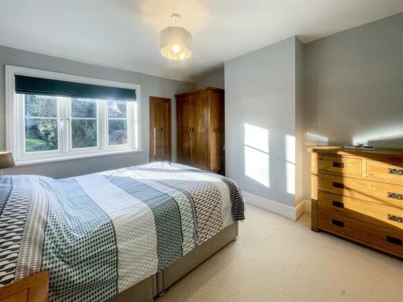 Bed1.jpg