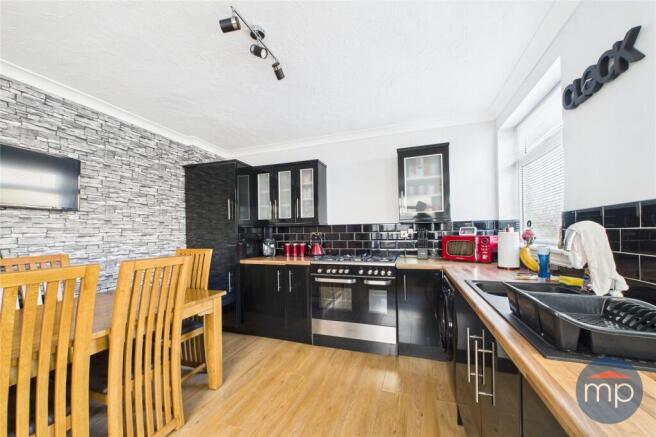 3 bed House for sale Image 5