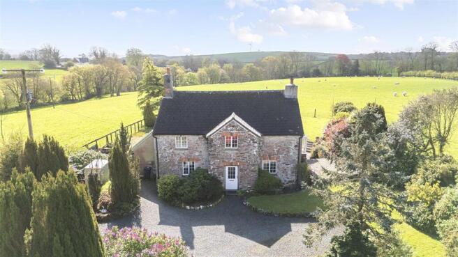 3-bed detached on Trebursye, Launceston, £395,000