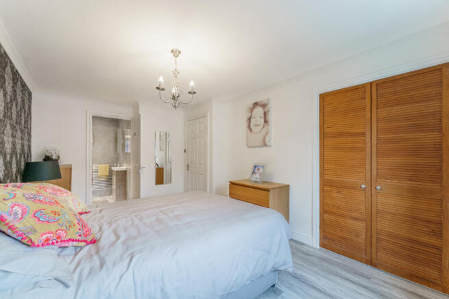 3 bed Semi-Detached for sale Image 12