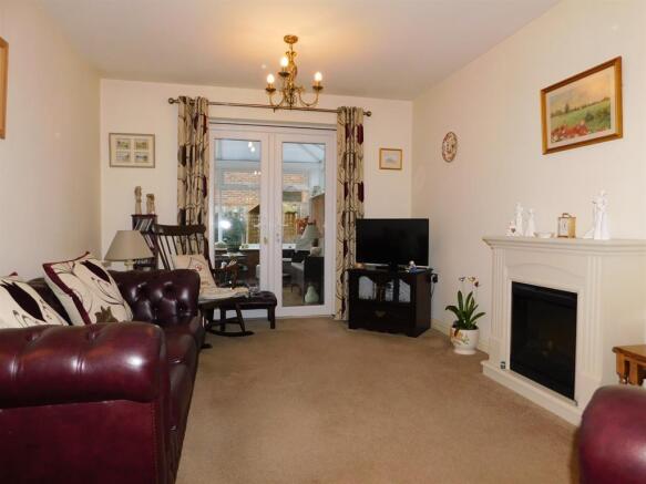Lounge 1