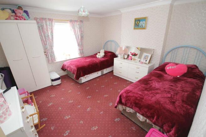 BEDROOM 2
