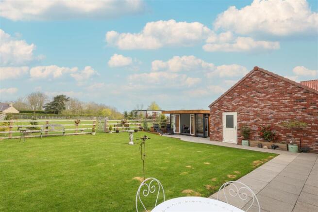 3 bed Detached for sale Image 12
