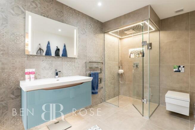 Master Ensuite