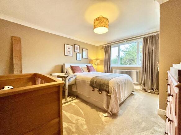 3 bed Detached for sale Image 10