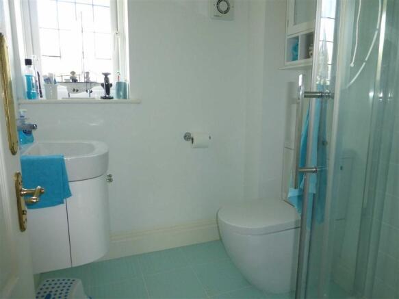 EN SUITE SHOWER ROOM