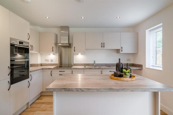 Badminton Road, Old Sodbury, Bristol photo 4