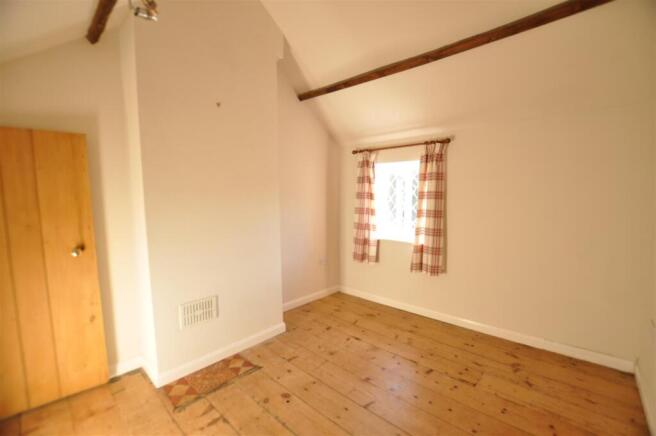131 Court Road - bedroom.jpg