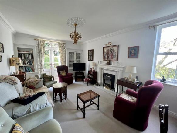 6 stokefield lounge.jpg