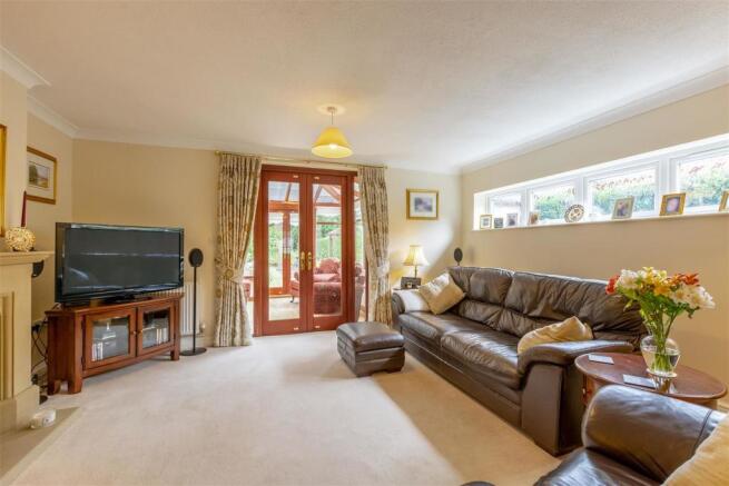 Lounge/Sitting Room