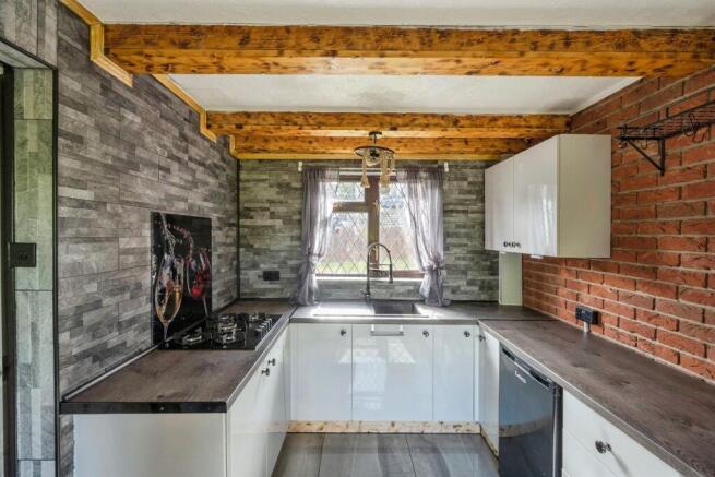 2 bed Detached for sale Image 7