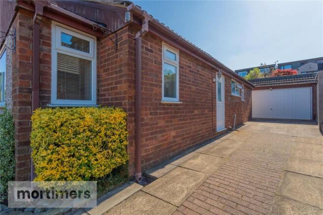 Driveway/Garage