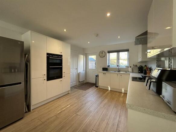 Kitchen b