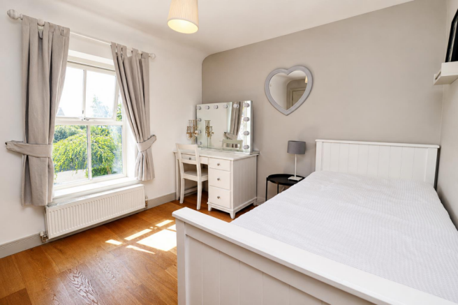 4 bed Detached for sale Image 12