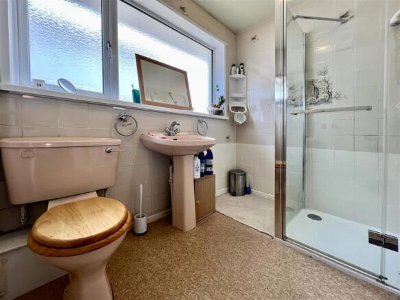 20 Cotmore Close - 14.jpg