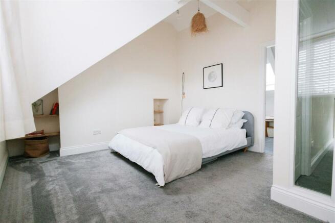 bed 2.jpg