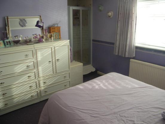 Master Bedroom2