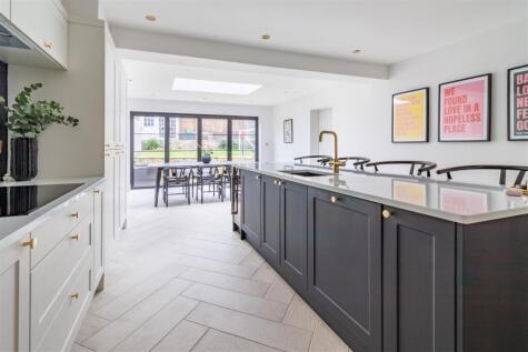 Clarks Close - Ware - Great Family Home