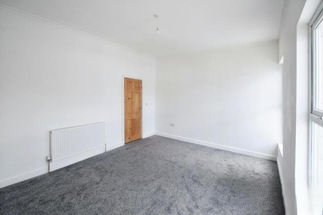 3 bed Not Specified to rent Image 6