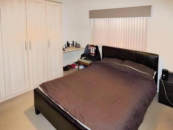 2 bed Apartment to rent Image 6