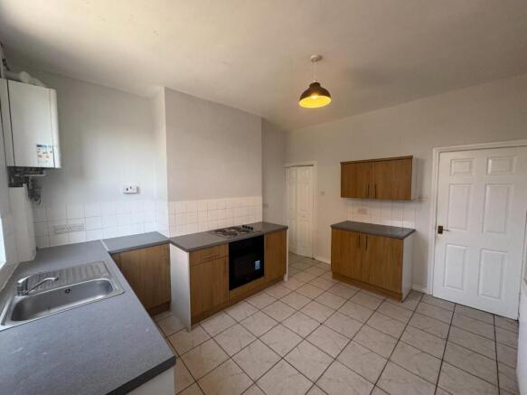 2 bed Terraced to rent Image 4