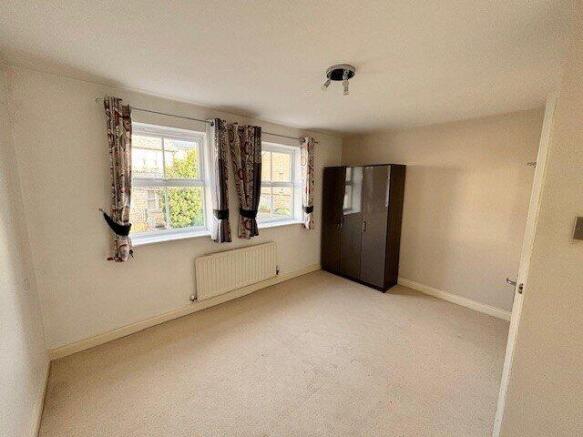 3 bed Semi-Detached to rent Image 5