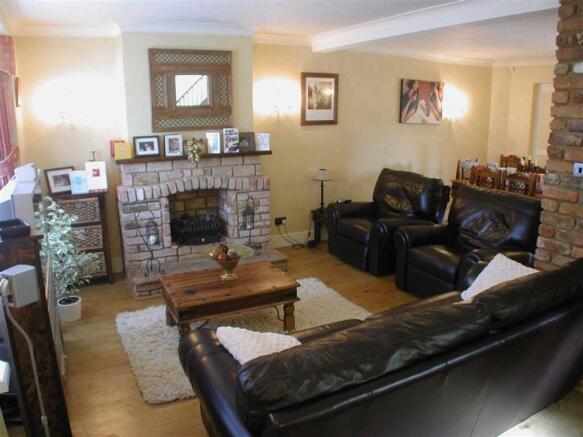 LOUNGE AREA