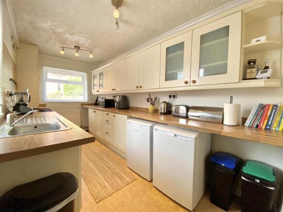 4 bed Terraced for sale Image 7