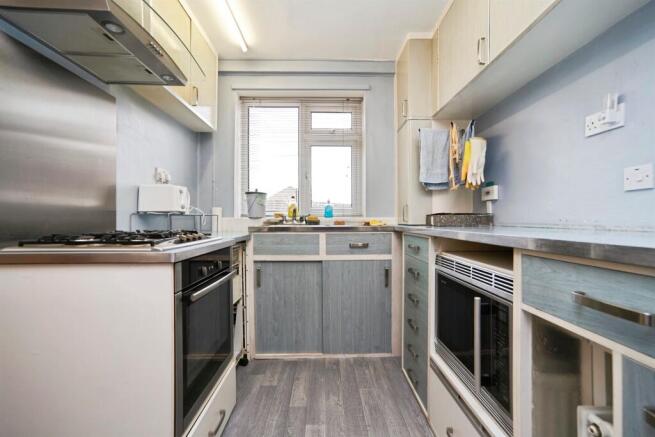 3 bed Semi-Detached for sale Image 4