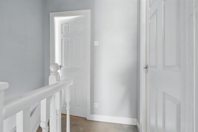 3 bed Semi-Detached for sale Image 10