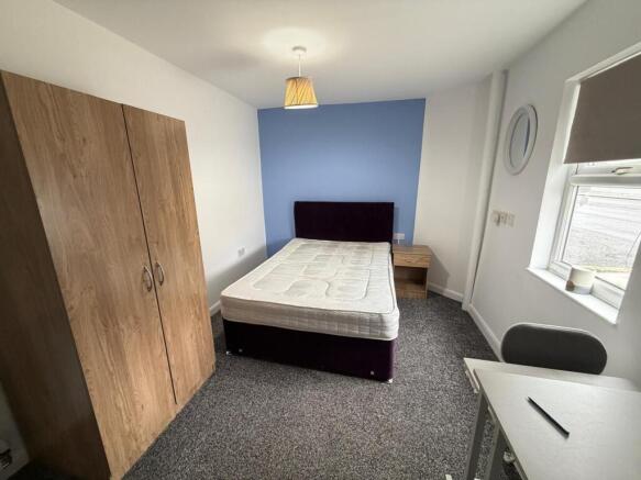 5 bed Flat to rent Image 5