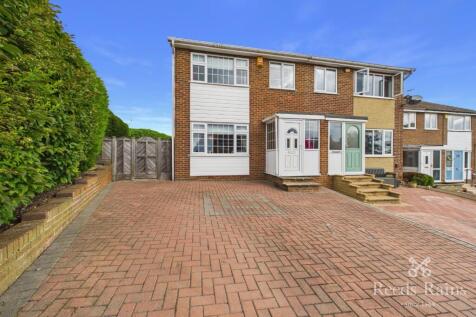 Walnut Drive, Pontefract, West Yorkshire, WF8