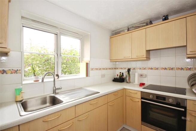 Frances Havergal Close, Leamington Spa, Warwickshire, CV31 photo 4