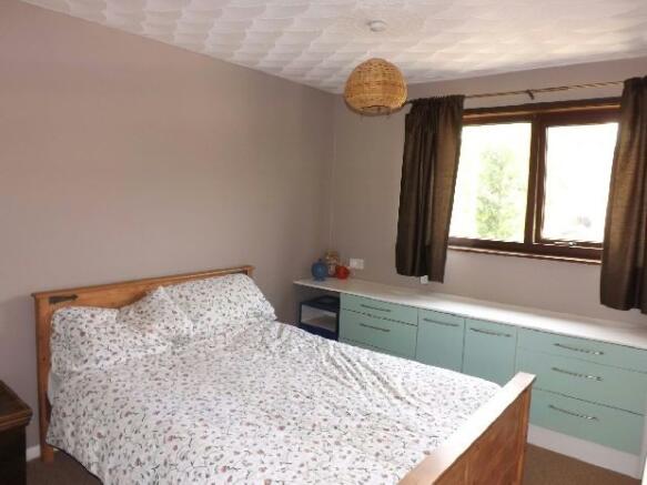 Bedroom 1 Pic 2