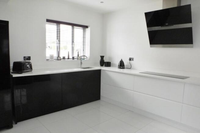 kitchen/dining room