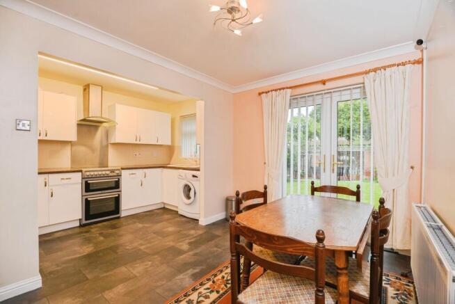 3 bed Semi-Detached for sale Image 7