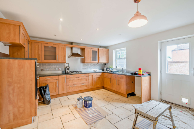 3 bed Town House for sale Image 4