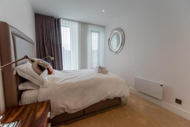 2 bed Apartment to rent Image 5