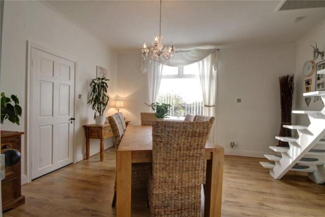 Dining Room Pic 2