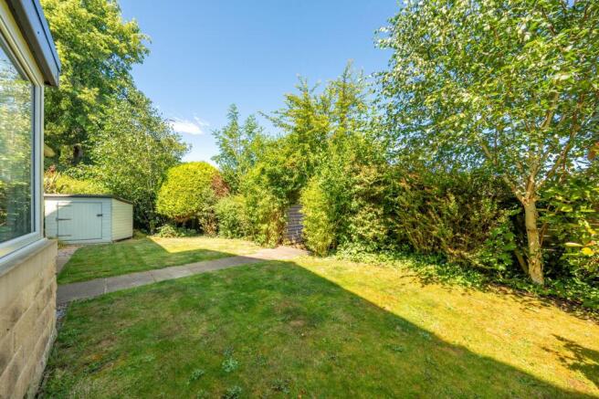 4 bed Semi-Detached to rent Image 4