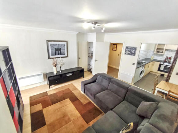 sum3948520260903130902_20260903-interior-7-2k5W...
